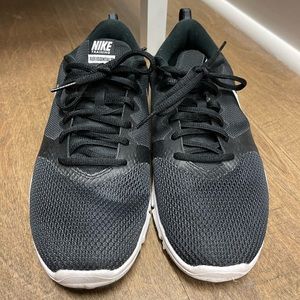 Nike Flex Essential Training Tennis Shoes